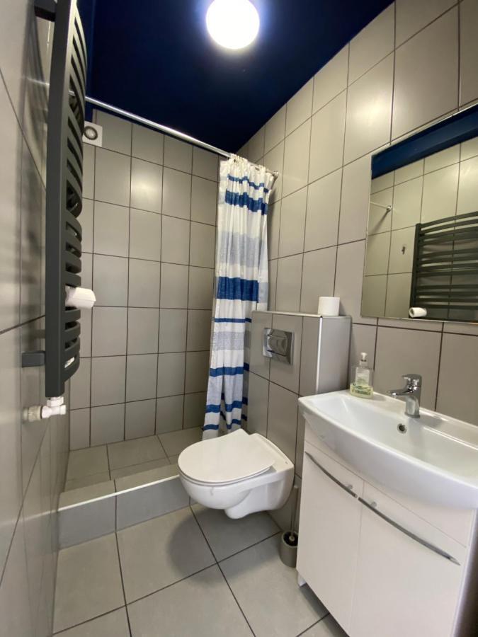 Kwatera prywatna Modlinska 267 No 2 *